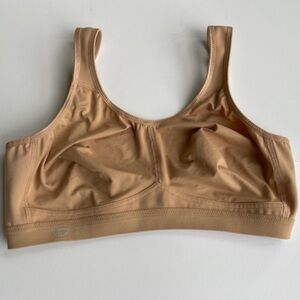 $65 Anita Active 36C Light & Firm Wireless Sports Bra Super Soft Smooth